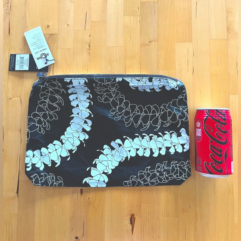 ALOHA Collection 🌺 Black and White Mid Size Travel Pouch - Puakenikeni - Picture 4 of 9